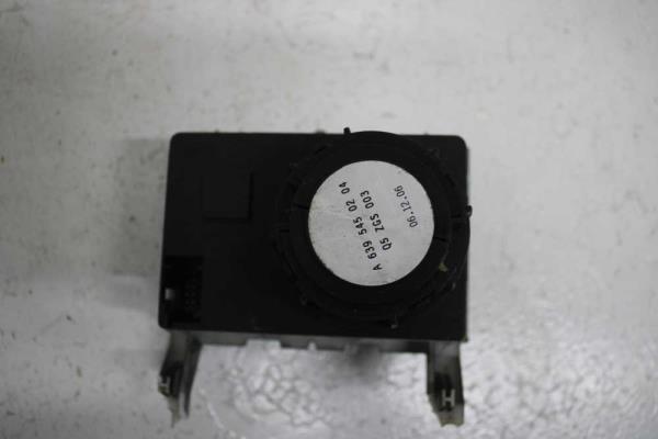 COMMODO MERCEDES VITO W639 ( PHARE UNIQUEMENT ) - Vue 2